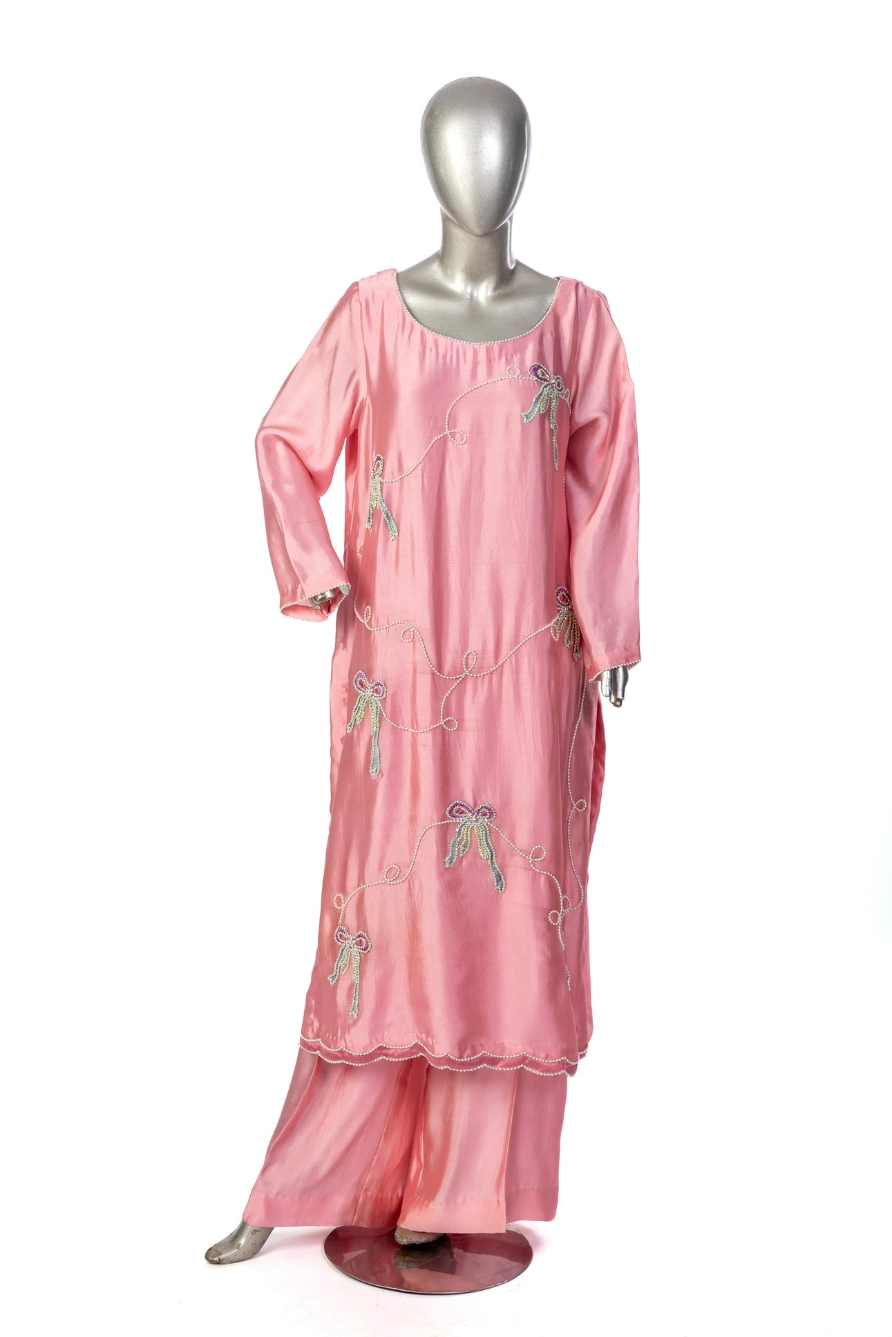 Aleiza – Pink Sheesha Silk embroidered suit with applique handwork, wide culottes & silk dupatta by MariamRaj. Festive wear at Pakistanimoda.