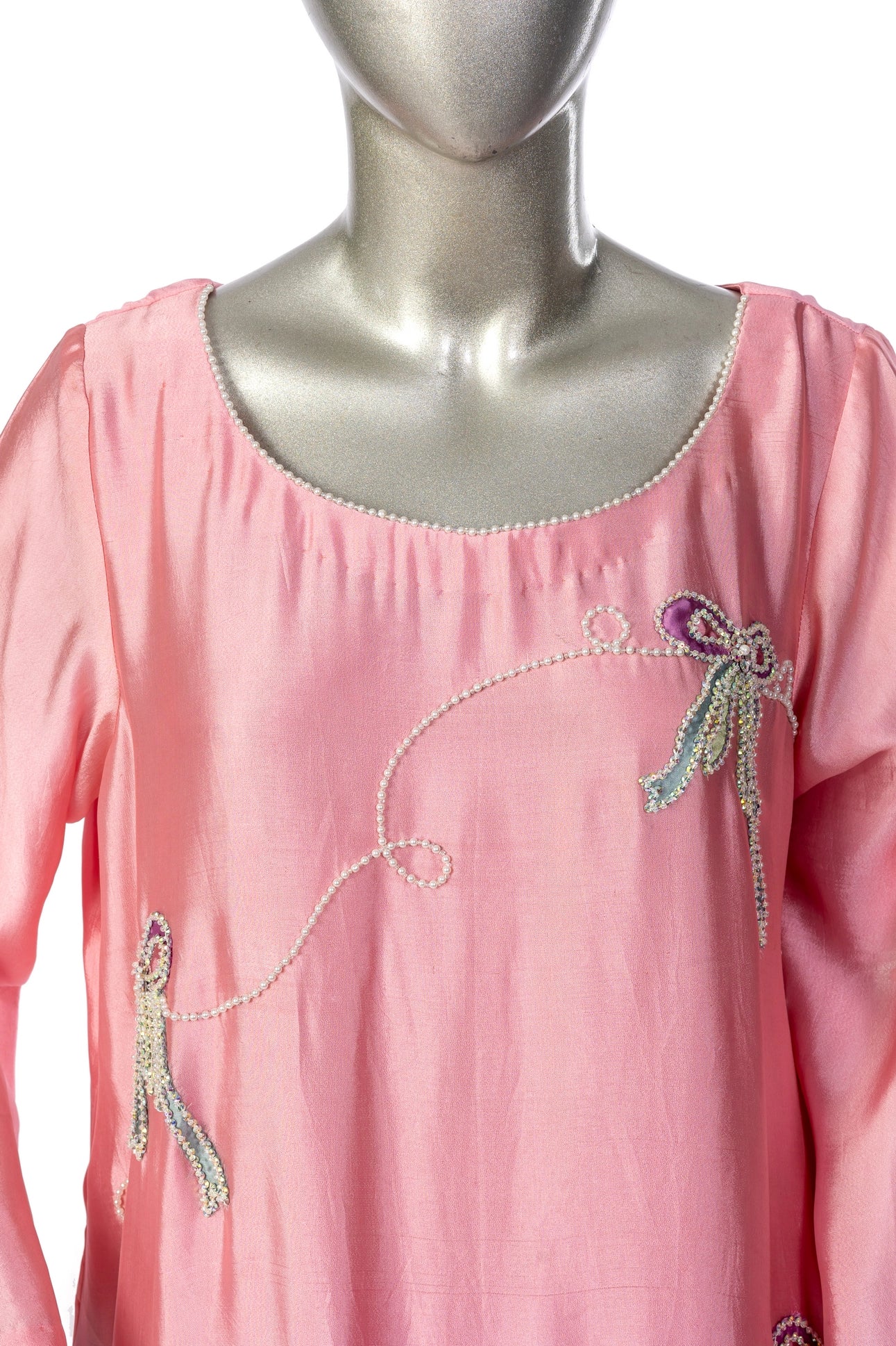 Aleiza – Pink Sheesha Silk embroidered suit with applique handwork, wide culottes & silk dupatta by MariamRaj. Festive wear at Pakistanimoda.