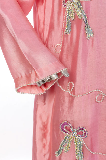 Aleiza – Pink Sheesha Silk embroidered suit with applique handwork, wide culottes & silk dupatta by MariamRaj. Festive wear at Pakistanimoda.