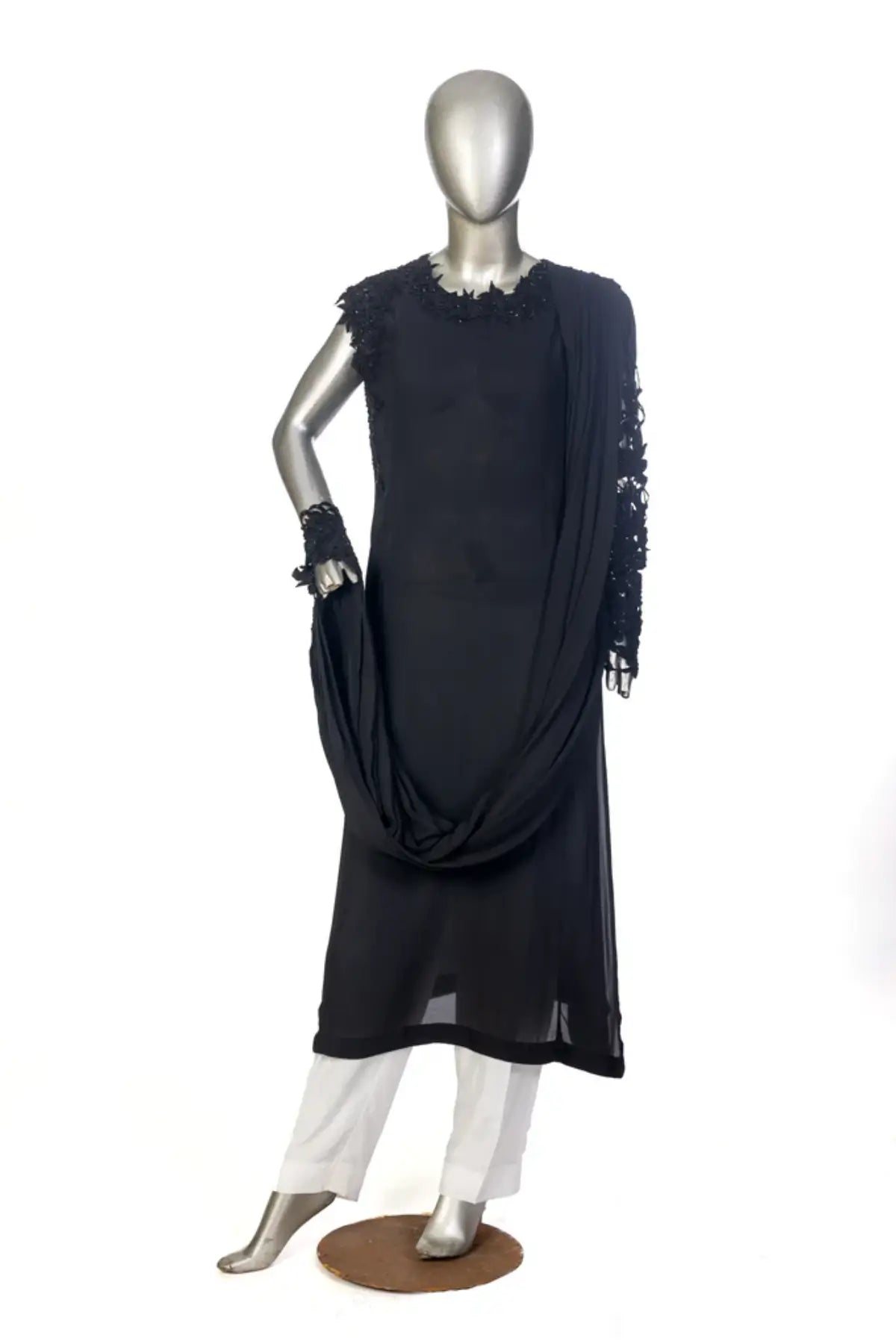 Ayra – Stylish Casual Party Outfit for Dinner and Evening Gatherings