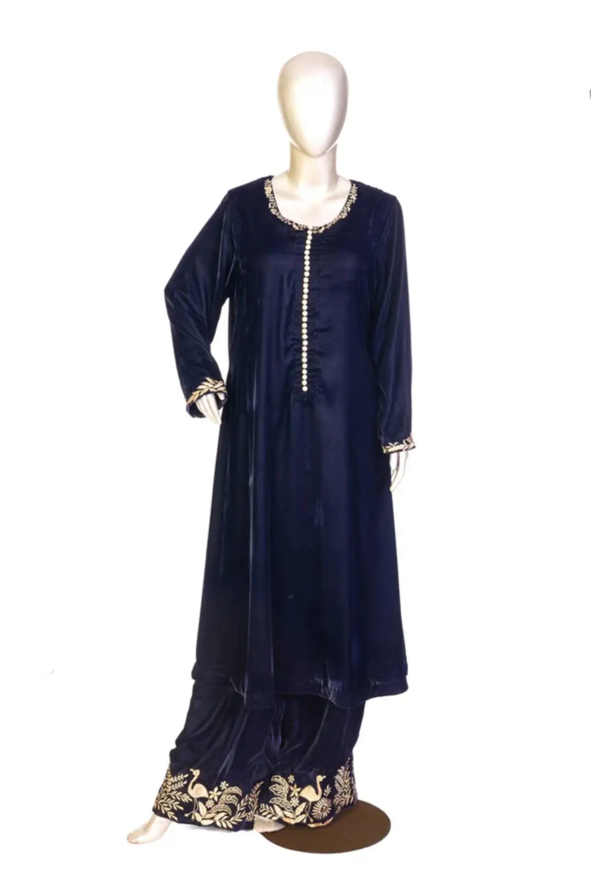 Blue Opulence-Stunning velvet Pakistani formal suit for winter weddings