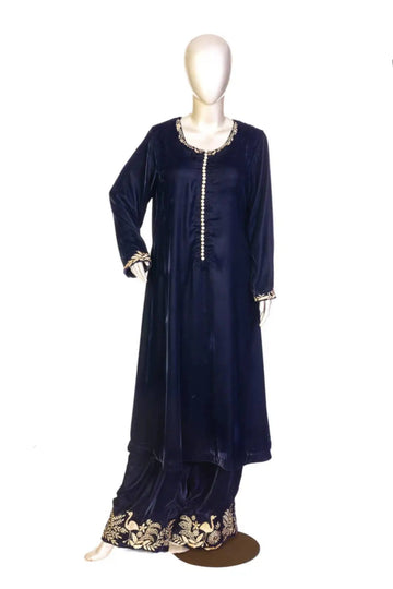 Blue Opulence-Stunning velvet Pakistani formal suit for winter weddings