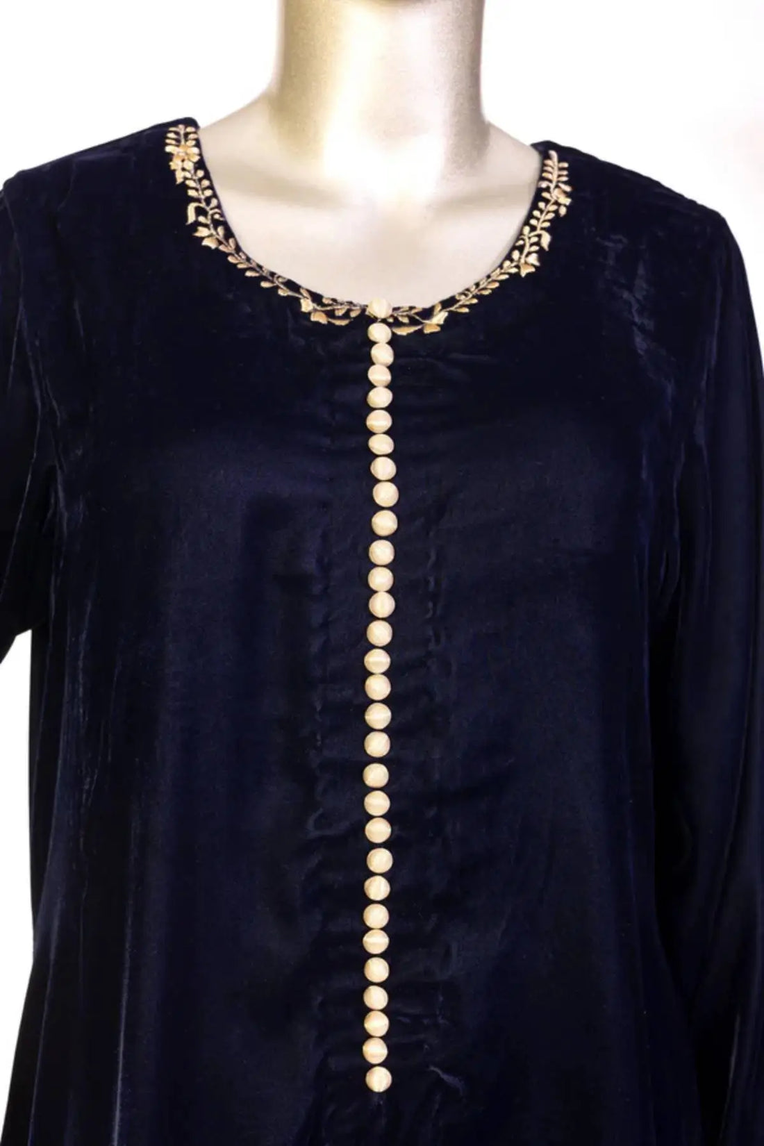 Blue Opulence-Stunning velvet Pakistani formal suit for winter weddings