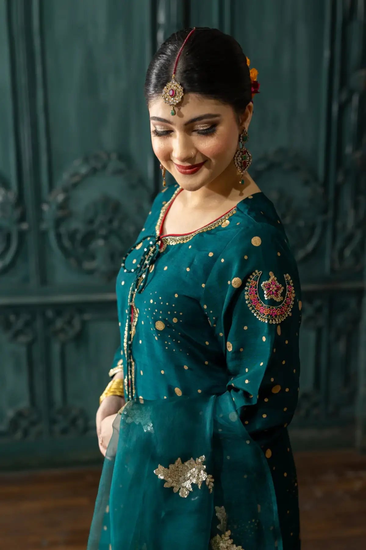 Chanda-Embroidered Pakistani Shalwar Suit with Organza Dupatta