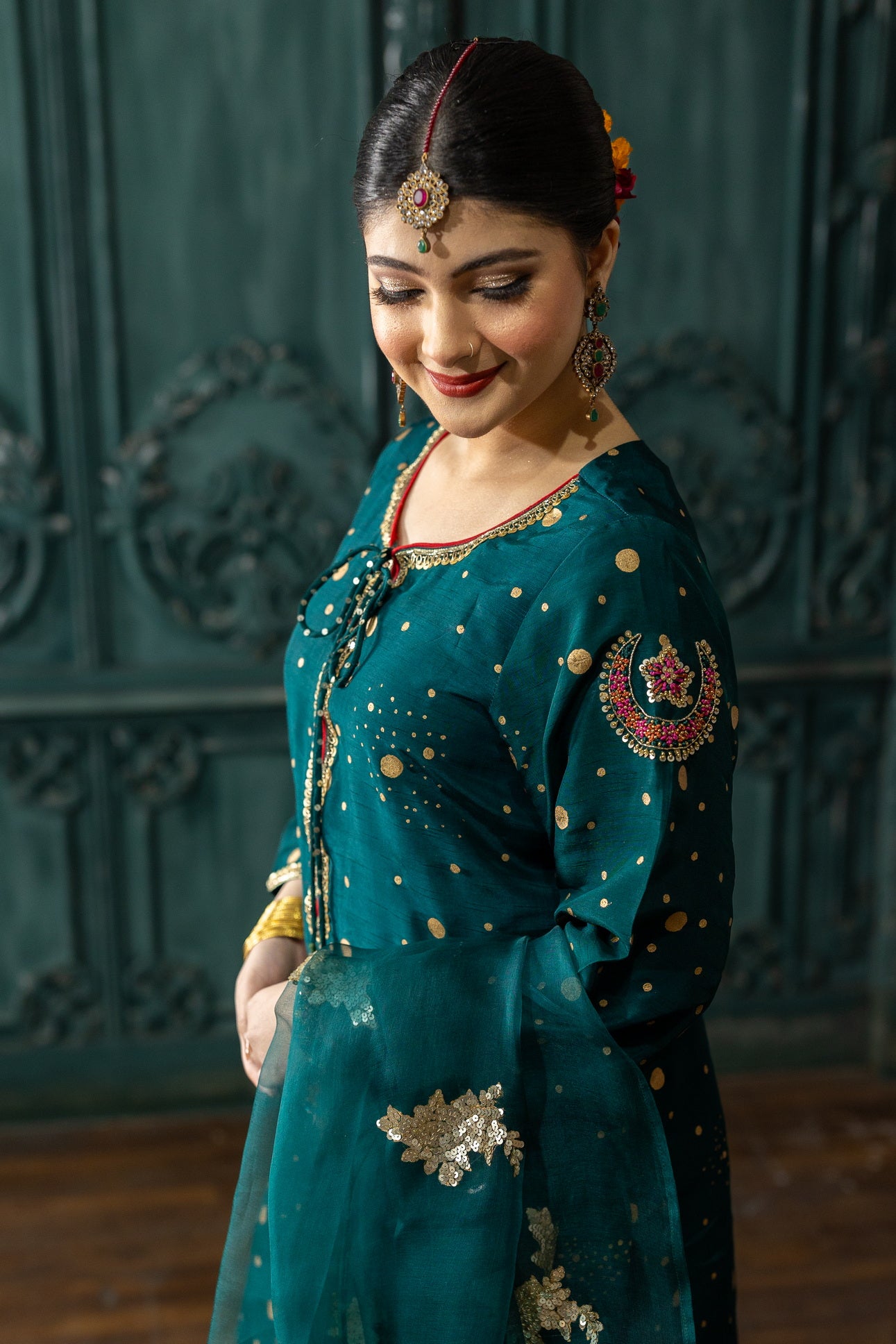 Chanda-Embroidered Pakistani Shalwar Suit with Organza Dupatta