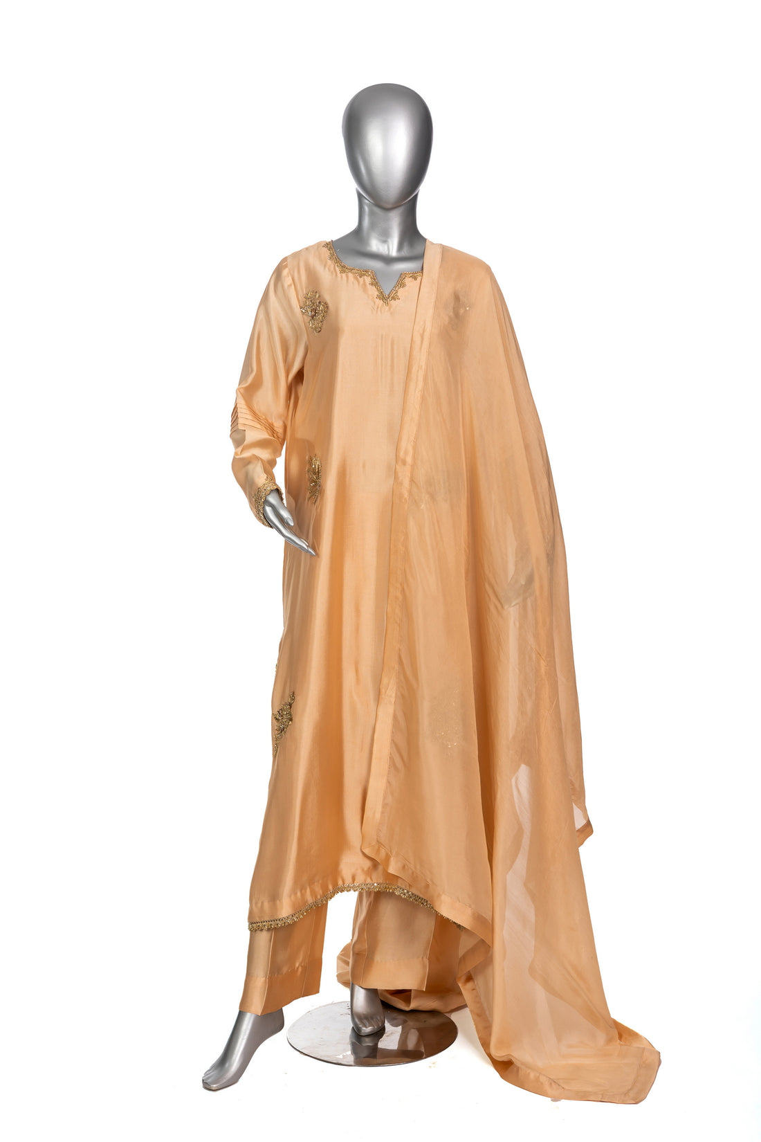 Haniya – Peach Gold Sheesha Silk embroidered suit with hand motifs, straight trouser & silk dupatta by MariamRaj. Festive wear at Pakistanimoda.