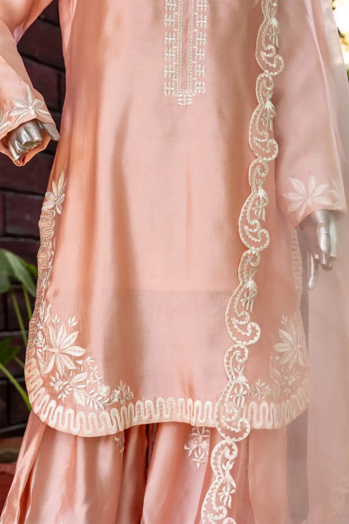 Inaya-Hand-embroidered Pakistani suit for women in USA and Canada