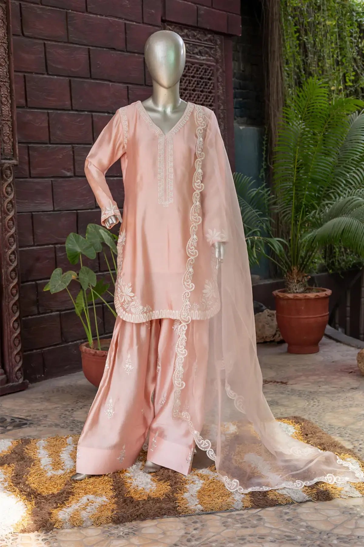 Inaya-Hand-embroidered Pakistani suit for women in USA and Canada