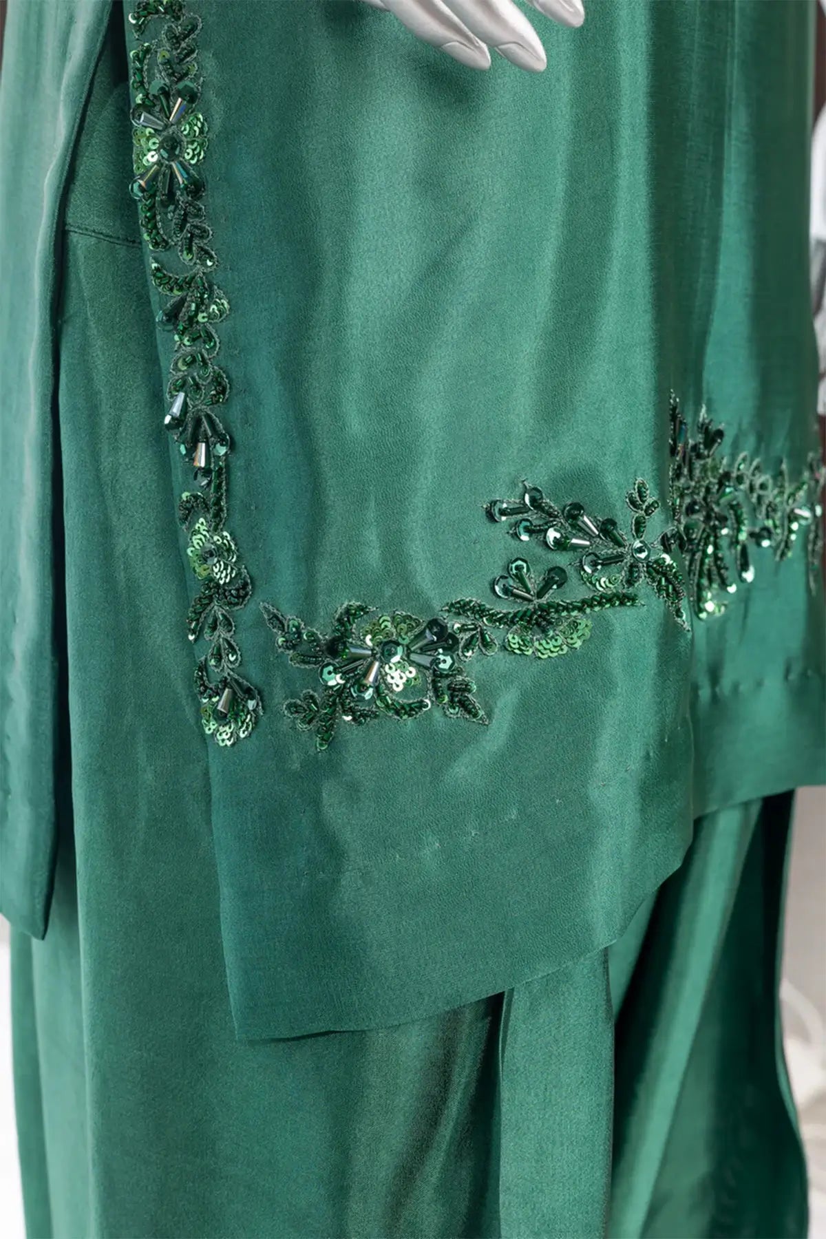 Kaneez – Order Sheesha Silk Green Farshi Shalwar Formal Outfit Online