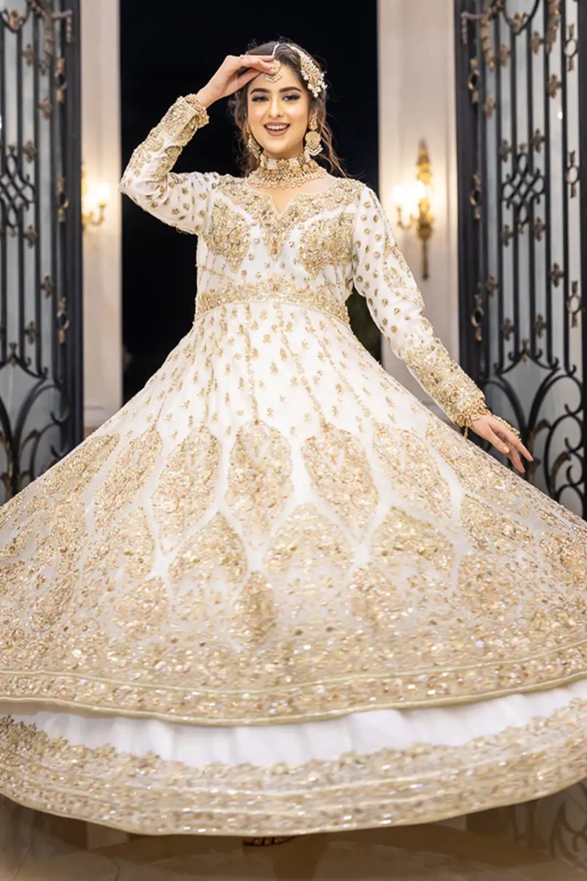 Mah-e-Noor – Traditional White Pakistani Bridal Outfit in Pure Organza (USA, UK, Canada)