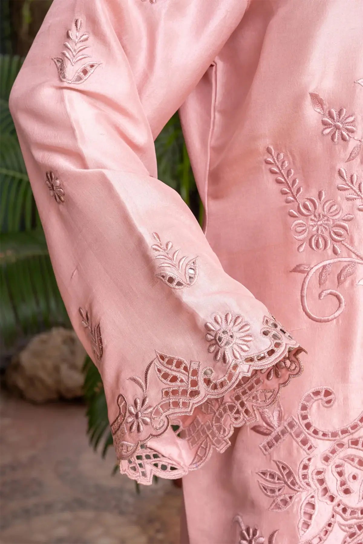 Mahru- Dusty rose Sheesha silk Pakistani dress