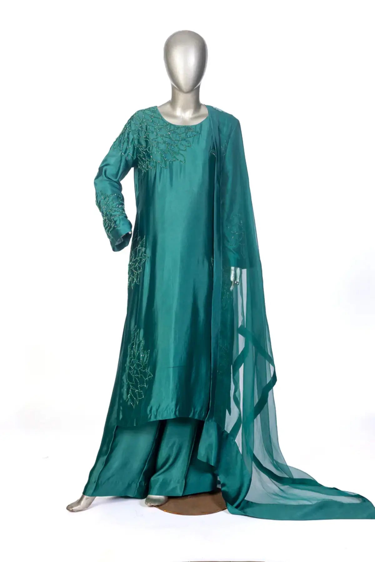 Mehruk – Ready-to-Wear Pakistani Silk Outfit with Luxury Detailing