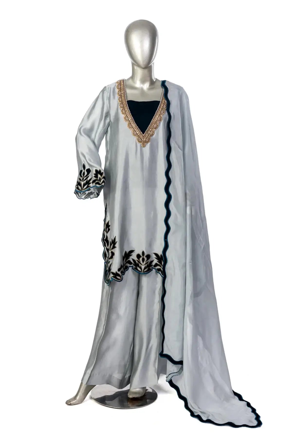 Nawira – Luxury Sheesha Silk Silver Suit with Velvet Work for Parties