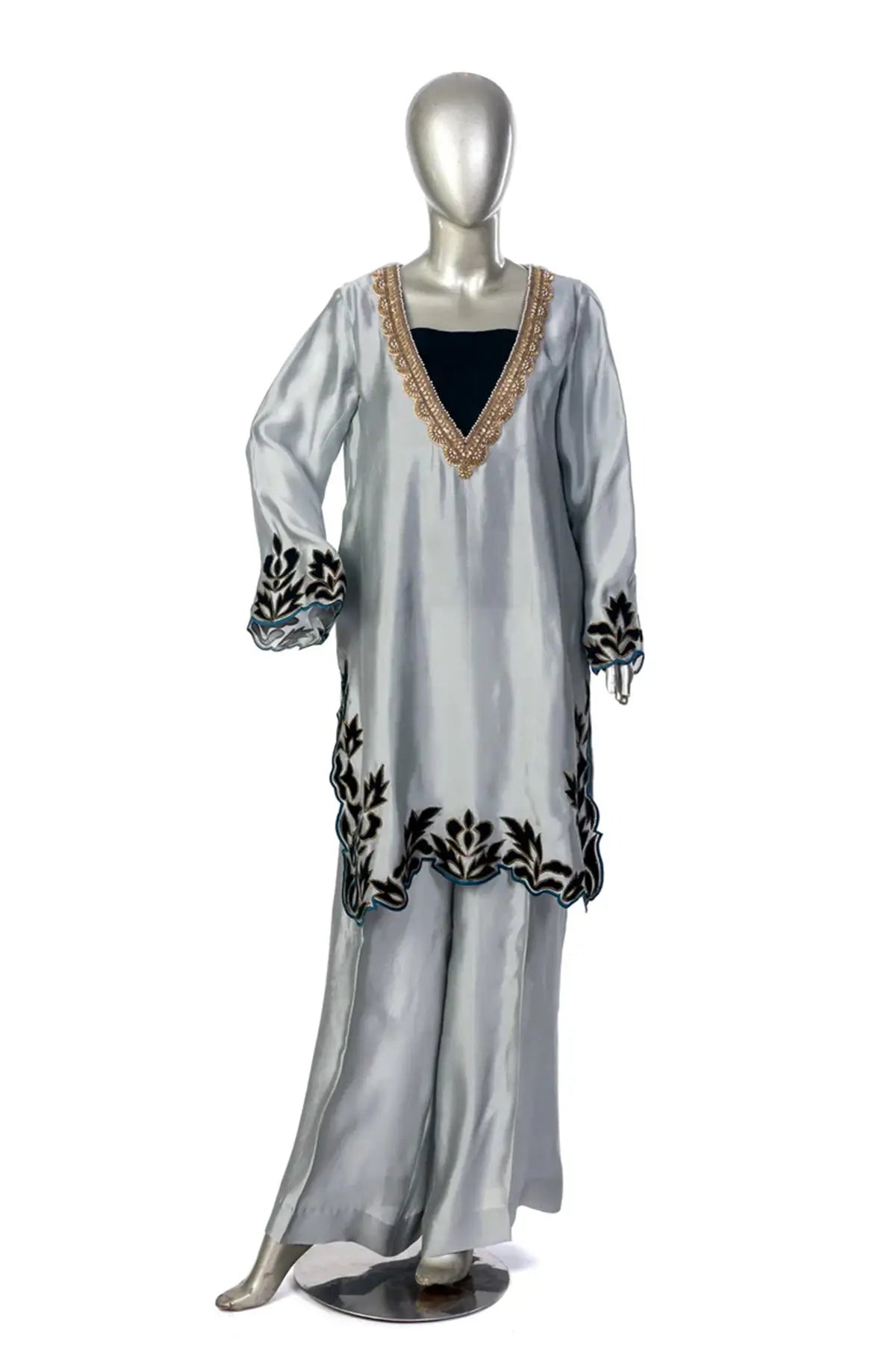 Nawira – Luxury Sheesha Silk Silver Suit with Velvet Work for Parties