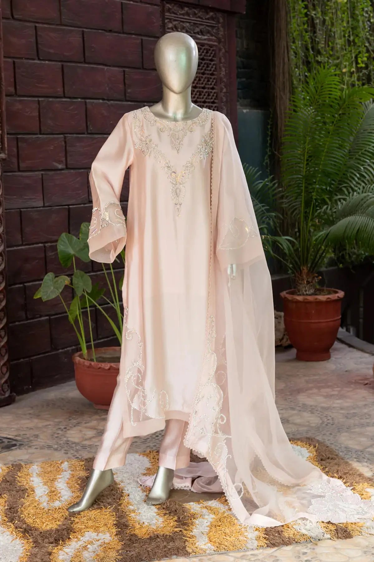 Nurelle – Designer Pakistani Silk Suit for Eid and Events in USA and UK