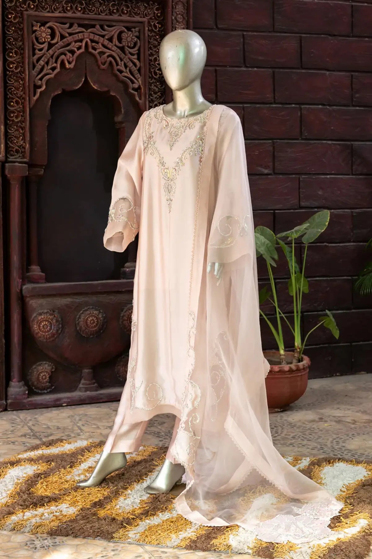 Nurelle – Designer Pakistani Silk Suit for Eid and Events in USA and UK
