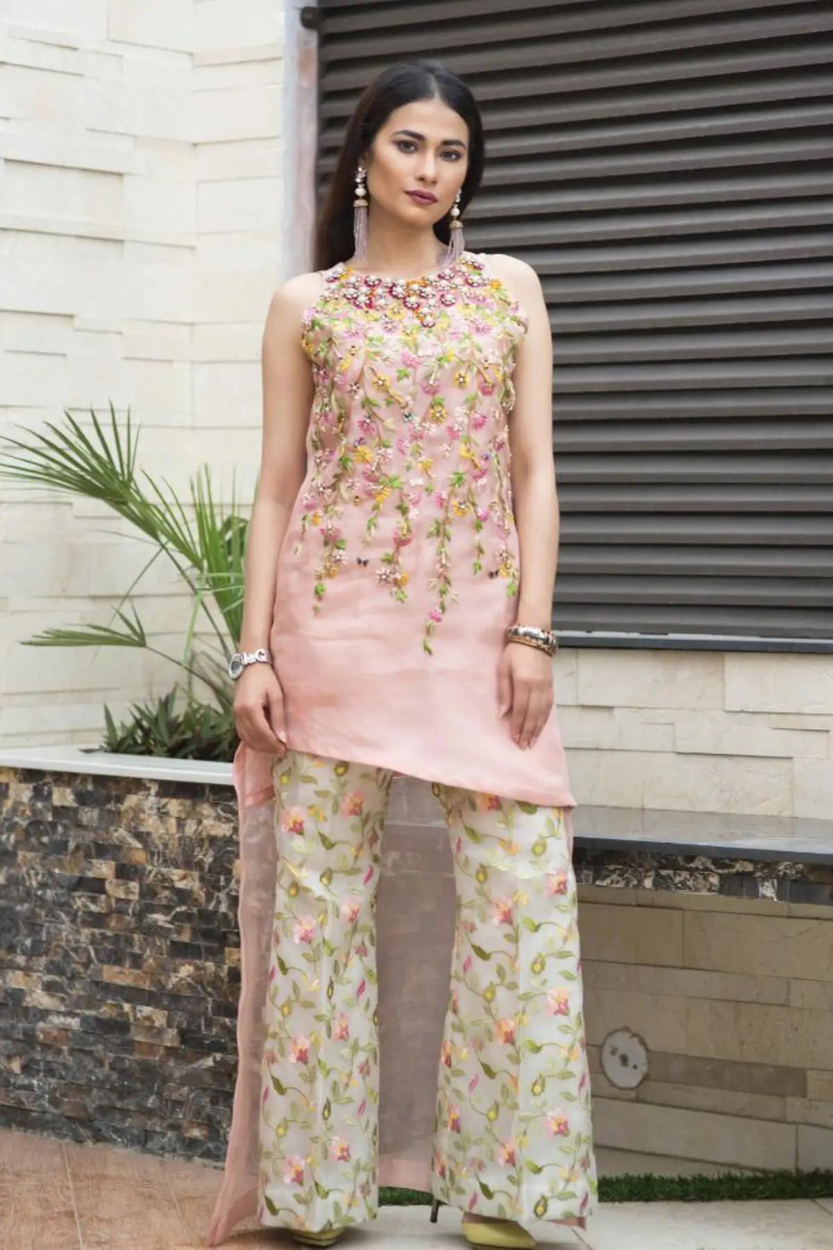 Peachy Pink- Trendy Pakistani Outfit For Pakistani Women in USA and Europe