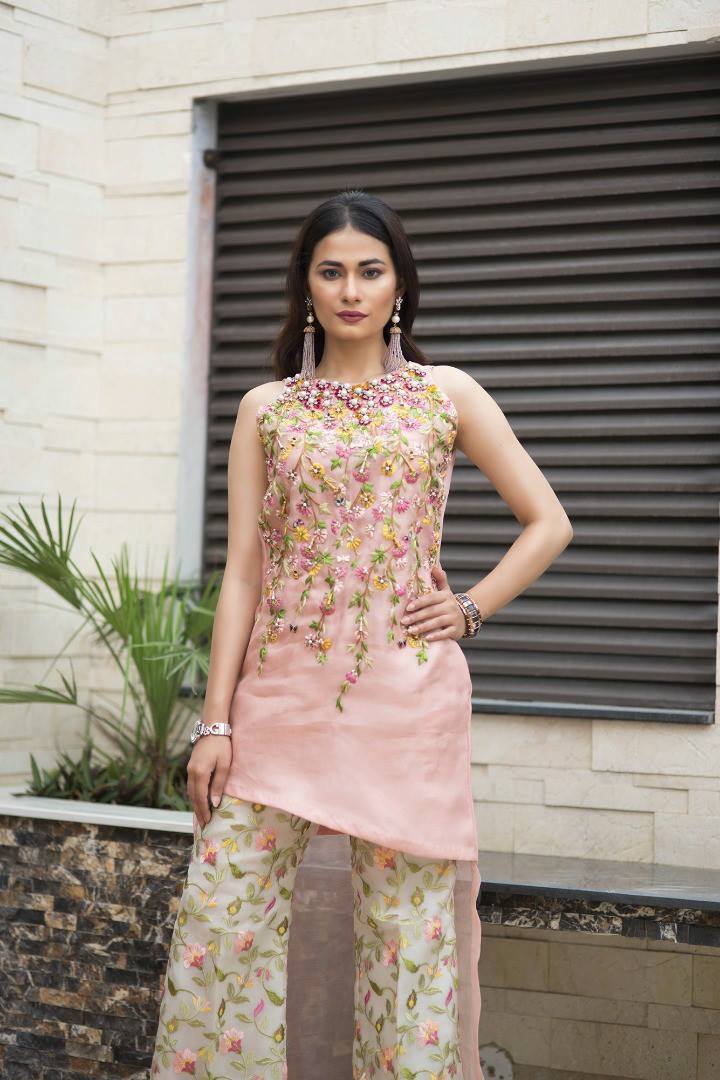 Peachy Pink- Trendy Pakistani Outfit For Pakistani Women in USA and Europe