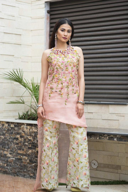 Peachy Pink- Trendy Pakistani Outfit For Pakistani Women in USA and Europe