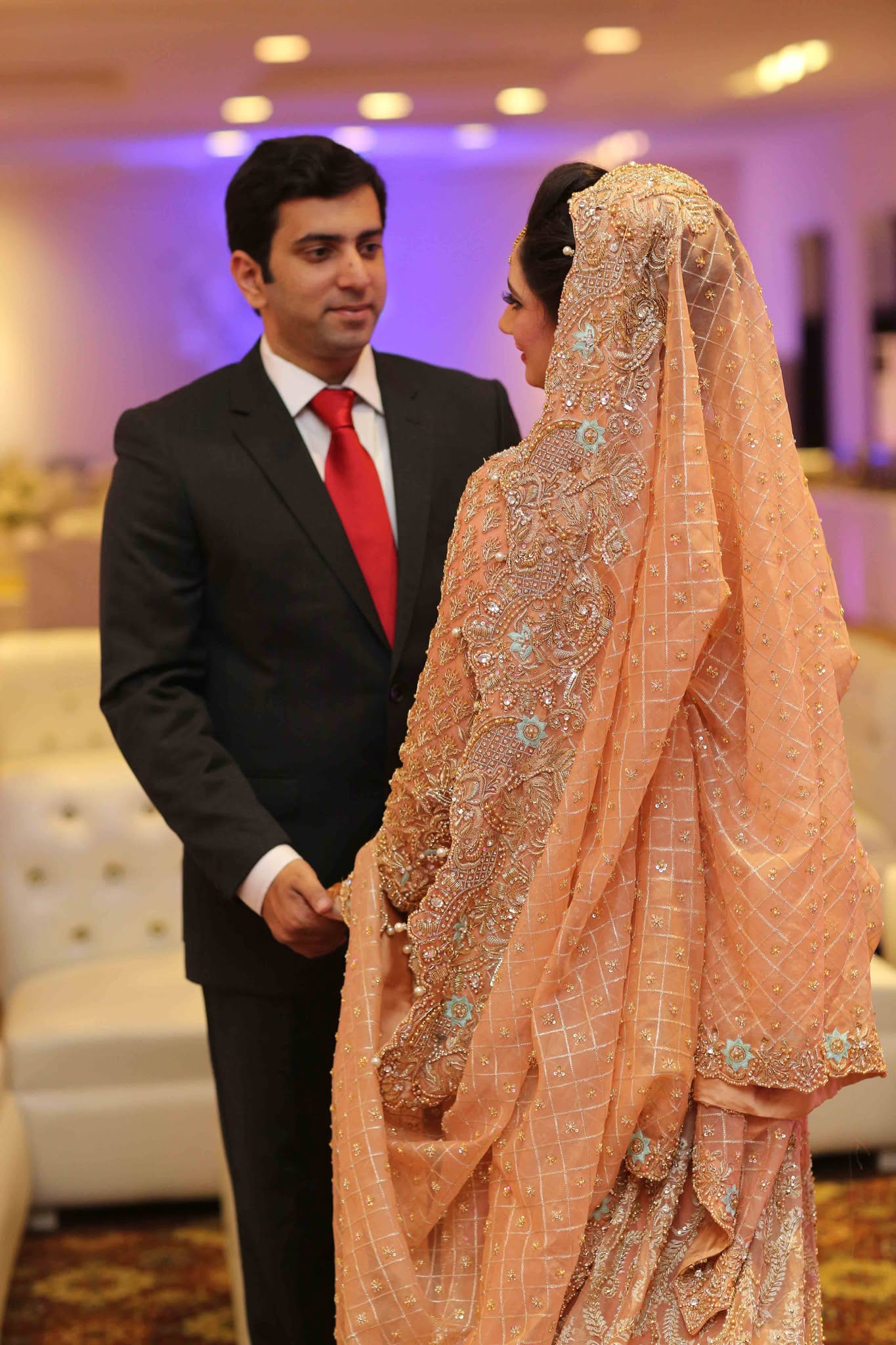 Peach pink organza kurti and farshi lehenga with embroidered dupatta – Pakistani bridal outfit for USA, Canada, and Europe.