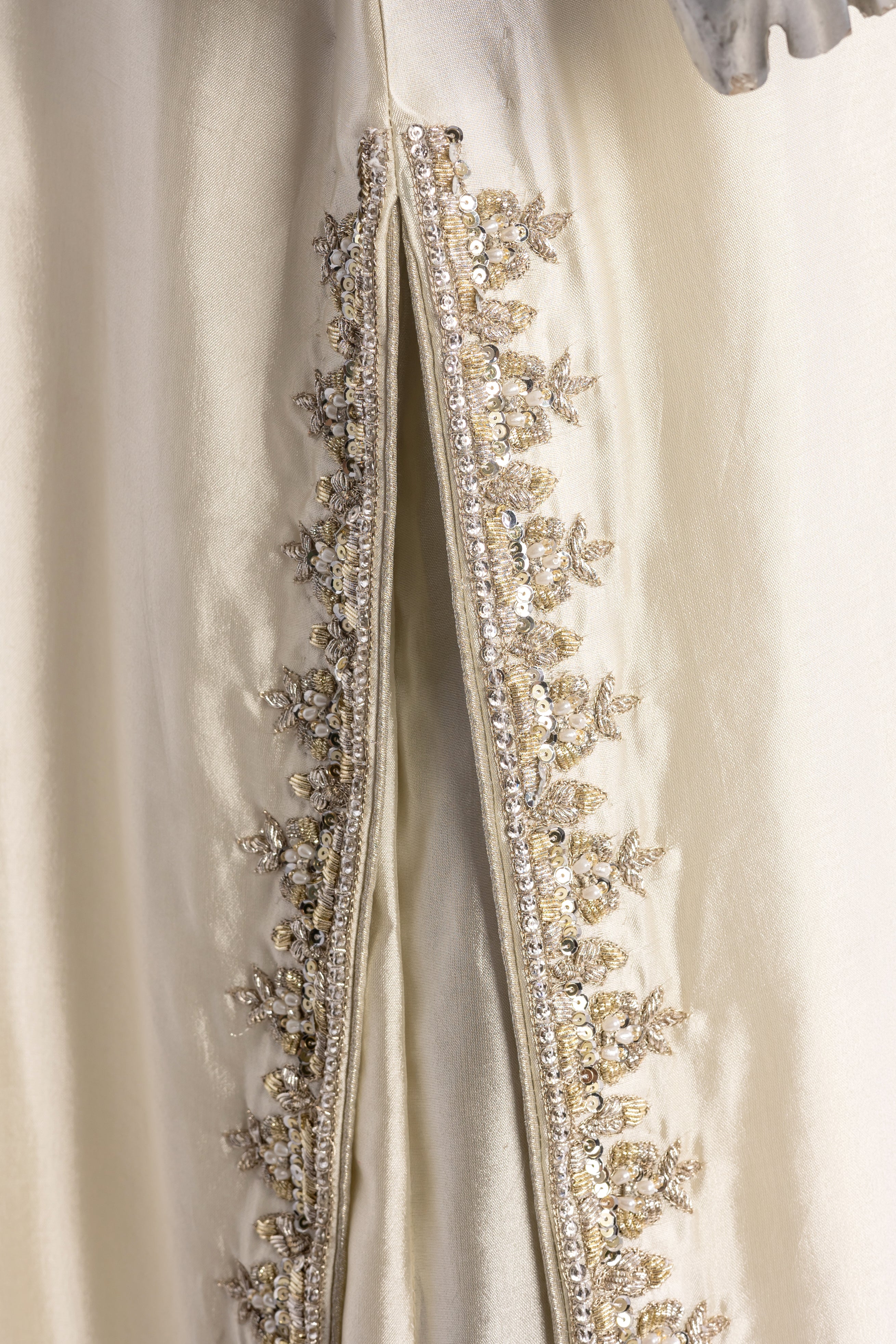 Tabish – Luxury Sheesha Silk 3-Piece Suit with Hand-Painted Dupatta